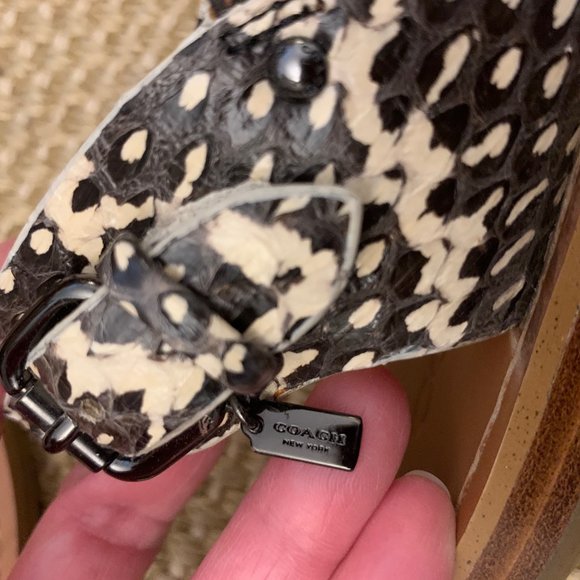 Coach snakeskin print leather sandals - Picture 10 of 11